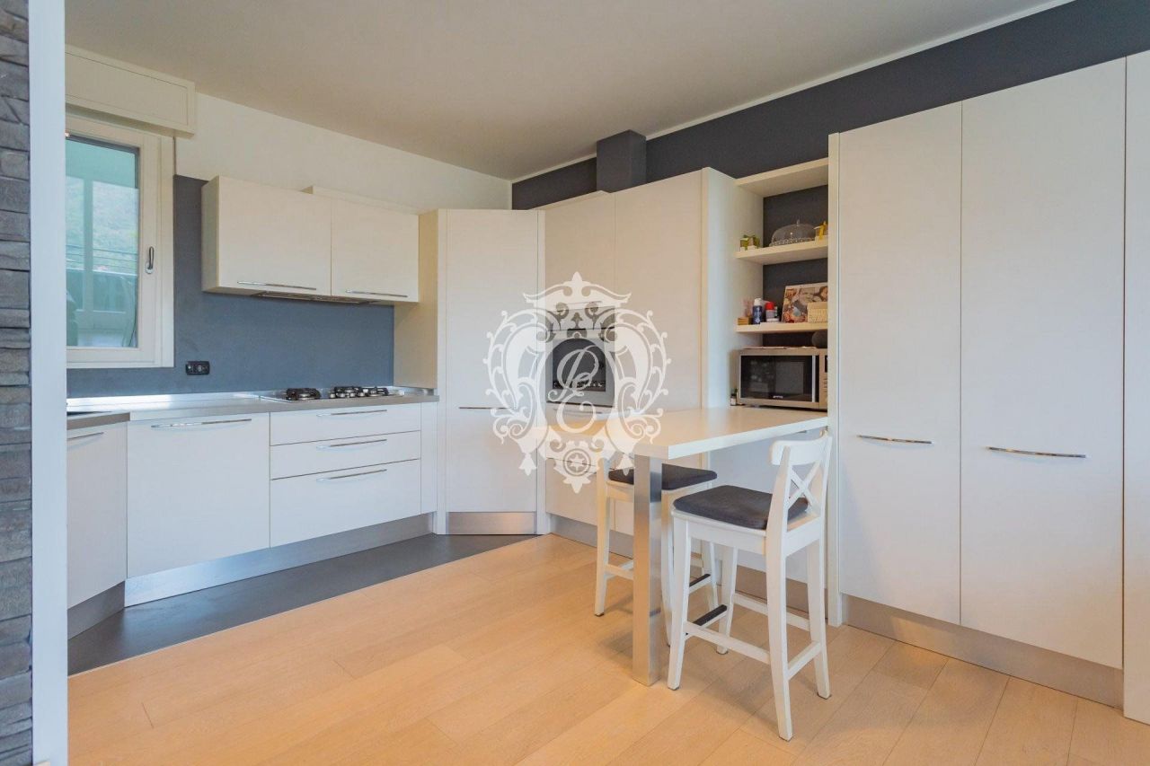 Квартира в Комо, Италия, 95 м2 фото 5
