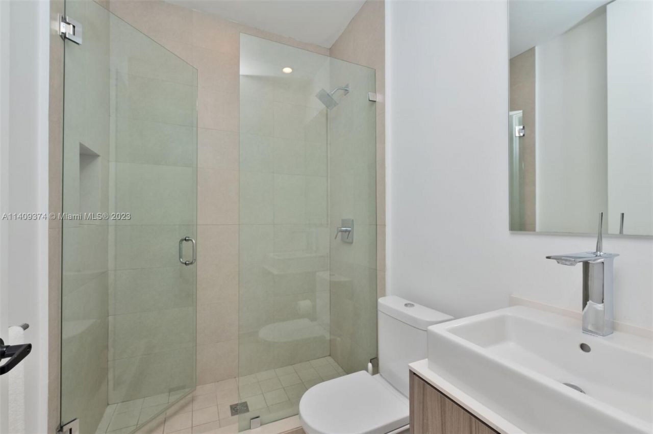 Квартира в Майами, США, 200 м2 фото 5
