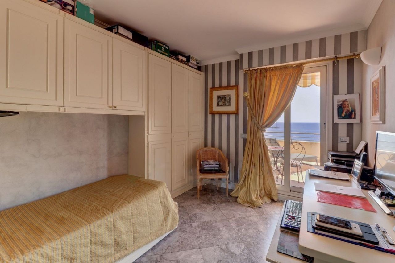 Апартаменты в Рокбрюн-Кап-Мартен, Франция, 97 м2 фото 5