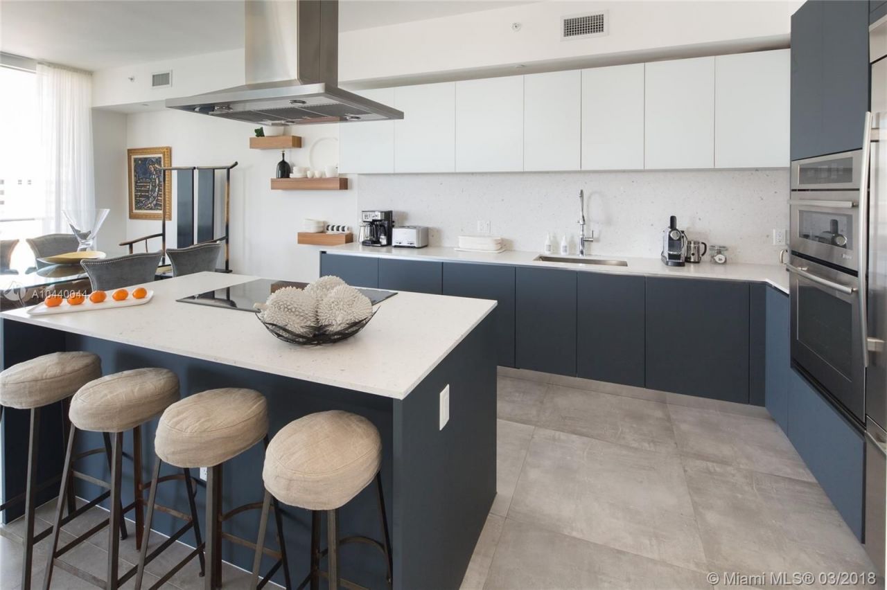 Квартира в Майами, США, 220 м2 фото 2