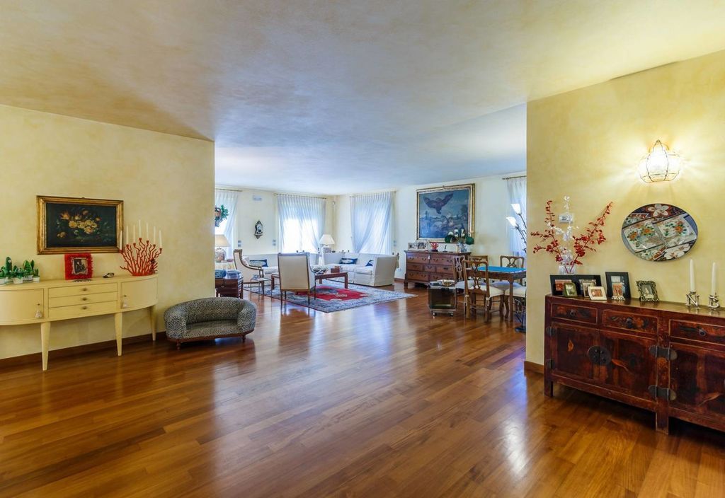 Вилла в Форте деи Марми, Италия, 330 м2 фото 3