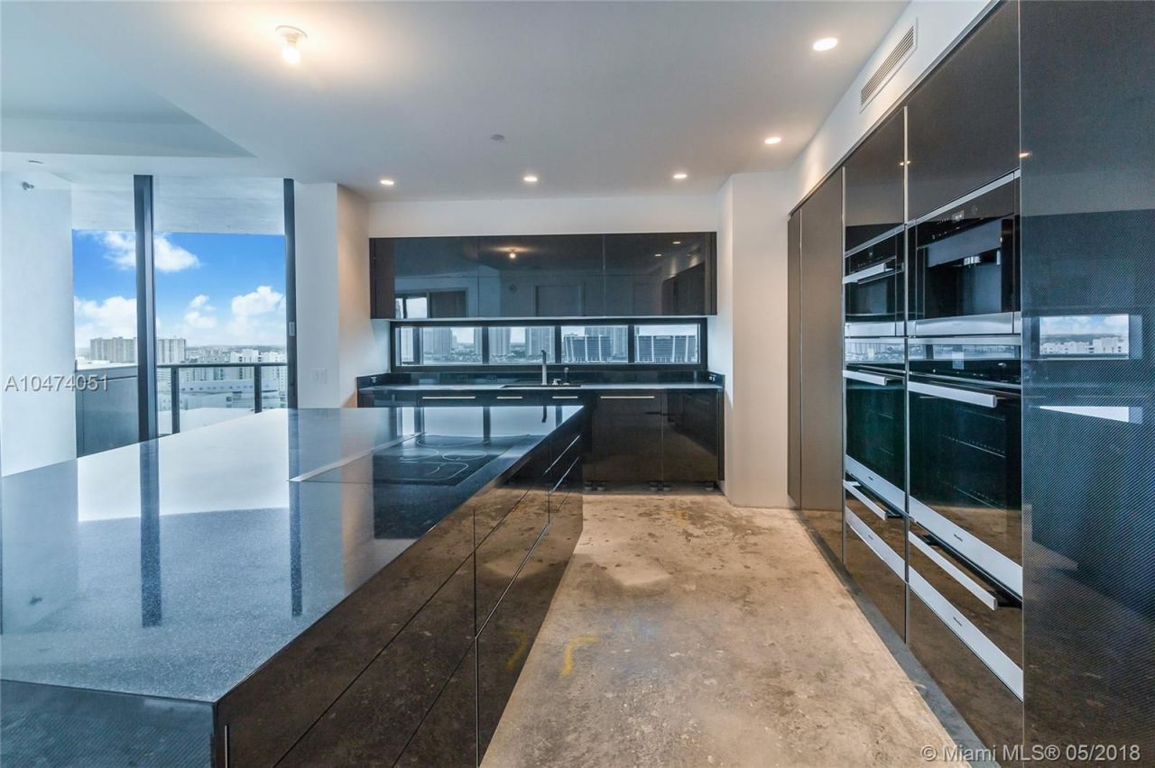 Квартира в Майами, США, 300 м2 фото 2