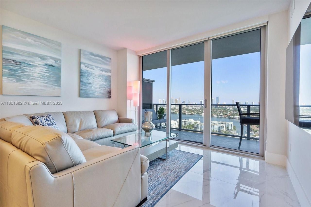 Квартира в Майами, США, 100 м2 фото 2