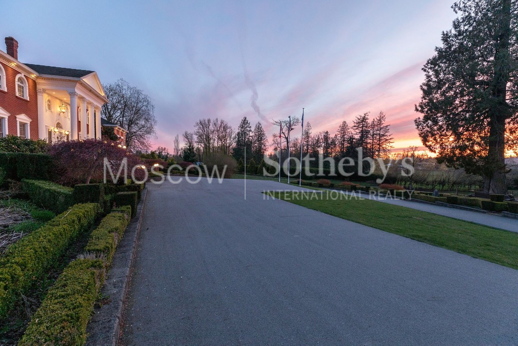 Дом в Торонто, Канада, 1 151 м2 фото 2
