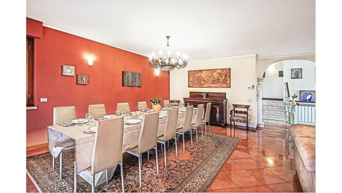 Вилла у озера Гарда, Италия, 350 м2 фото 5