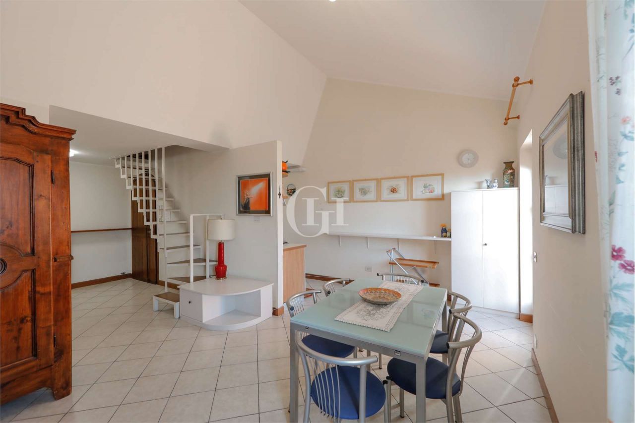 Апартаменты у озера Гарда, Италия, 125 м2 фото 3