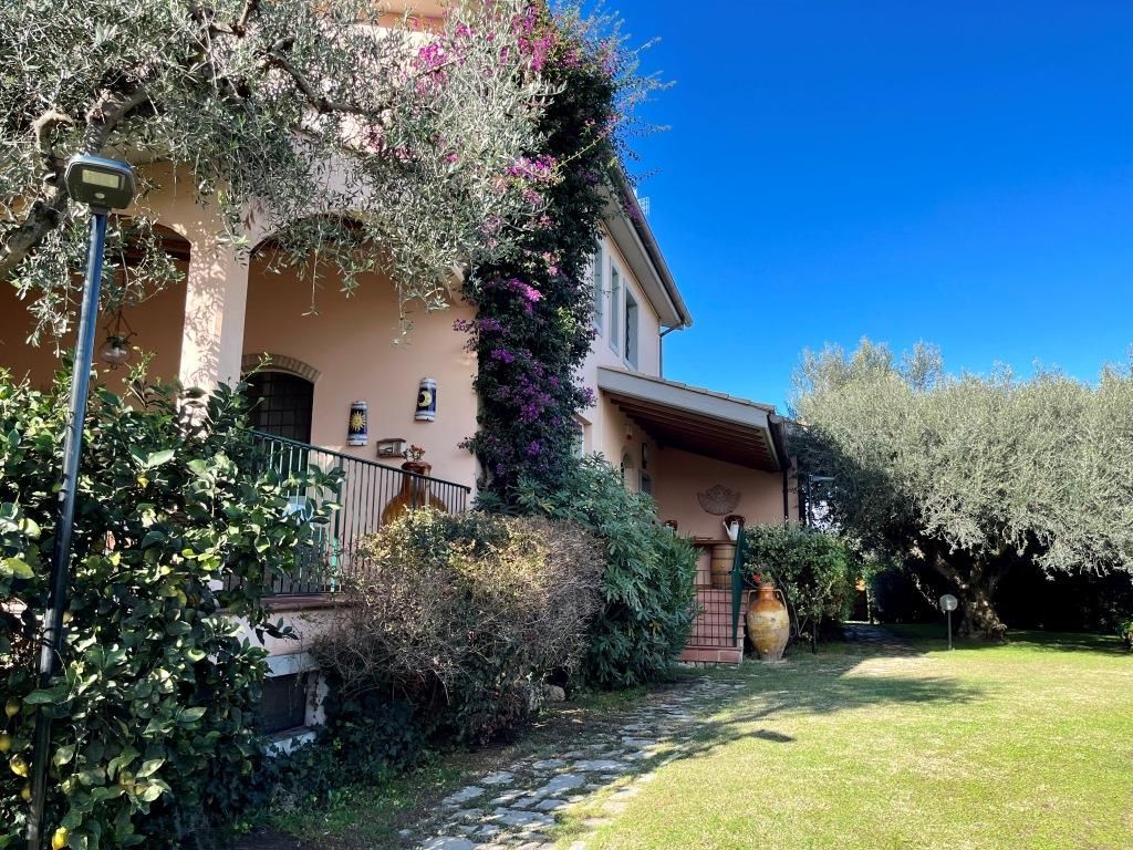Вилла в Сильви-Марине, Италия, 550 м2 фото 2