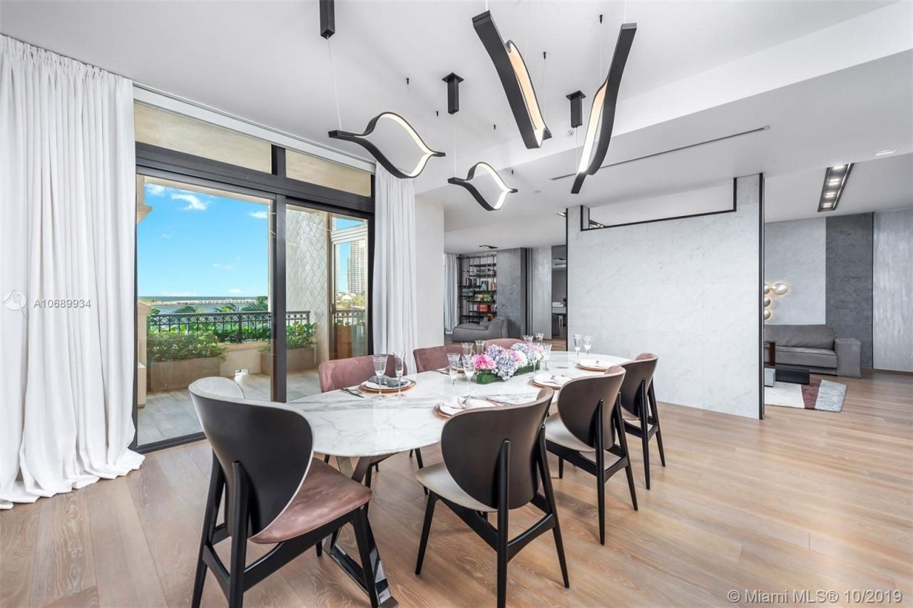 Квартира в Майами, США, 340 м2 фото 2