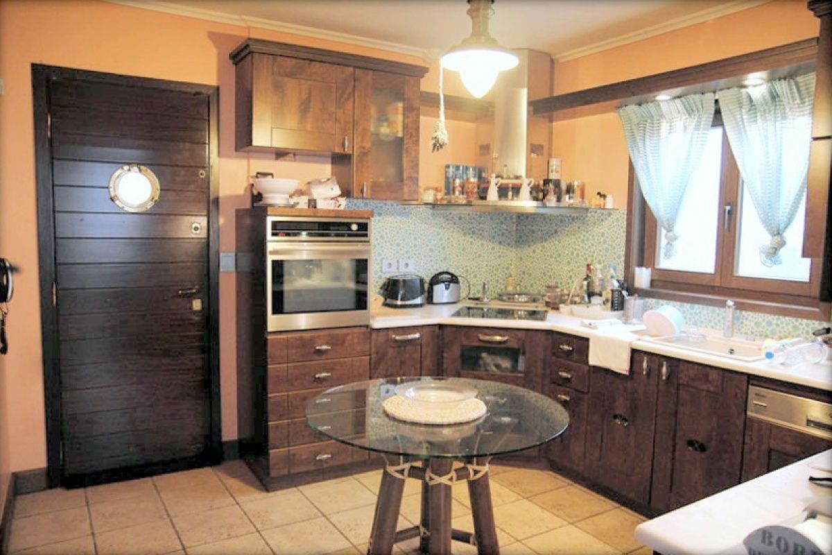 Дом в Афинах, Греция, 360 м2 фото 3