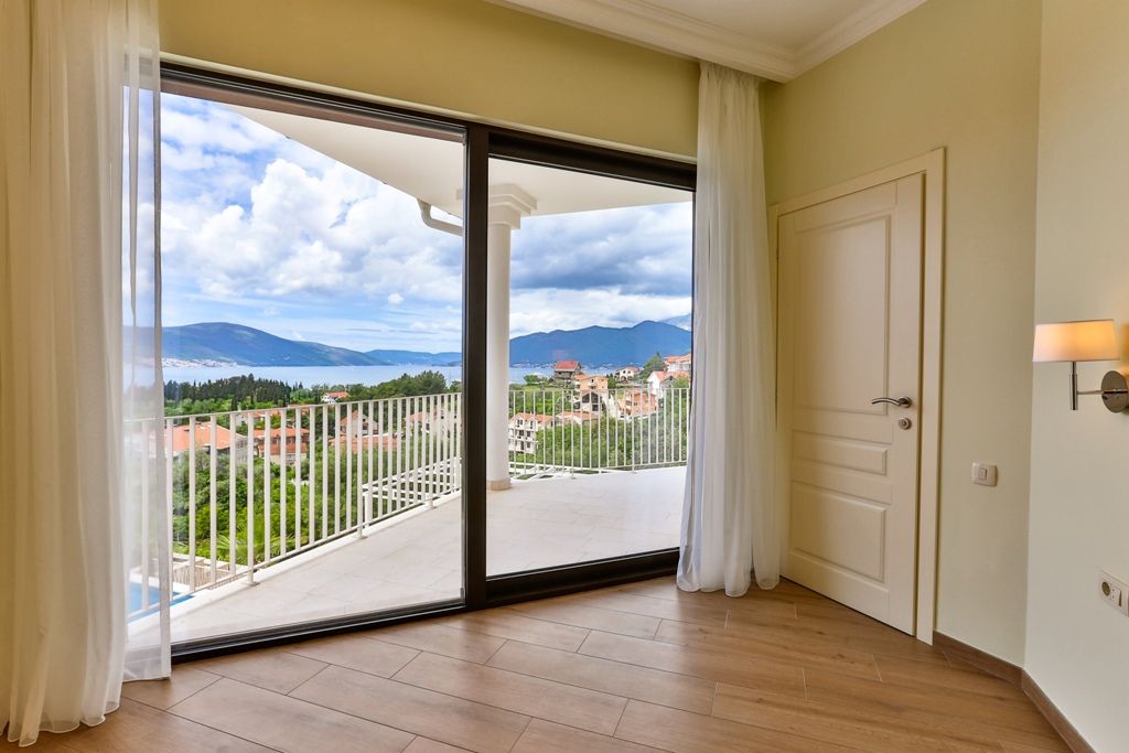 Вилла в Тивате, Черногория, 290 м2 фото 4