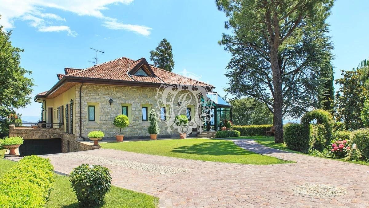 Вилла в Польпенацце-дель-Гарде, Италия, 1 000 м2 фото 2