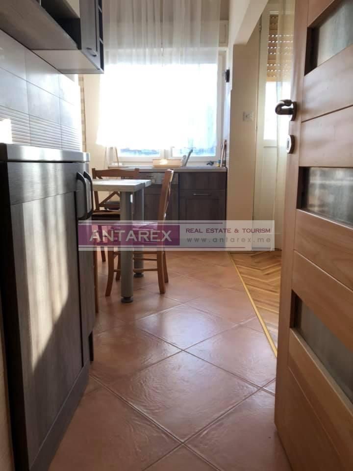 Апартаменты в Тивате, Черногория, 70 м2 фото 2