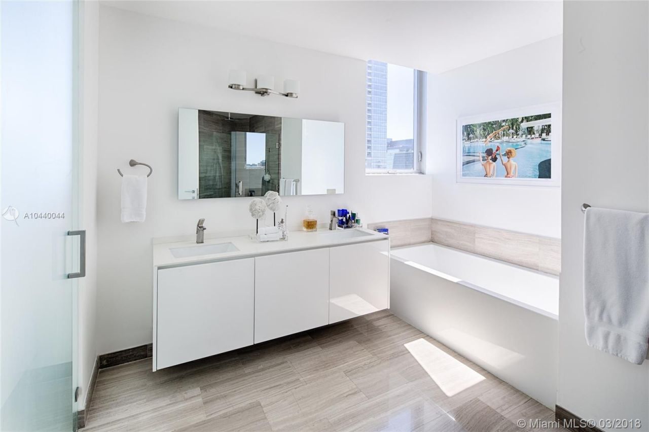 Квартира в Майами, США, 220 м2 фото 4