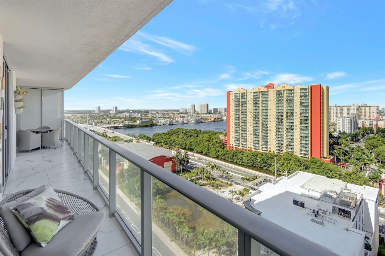 Квартира в Майами, США, 140 м2 фото 2