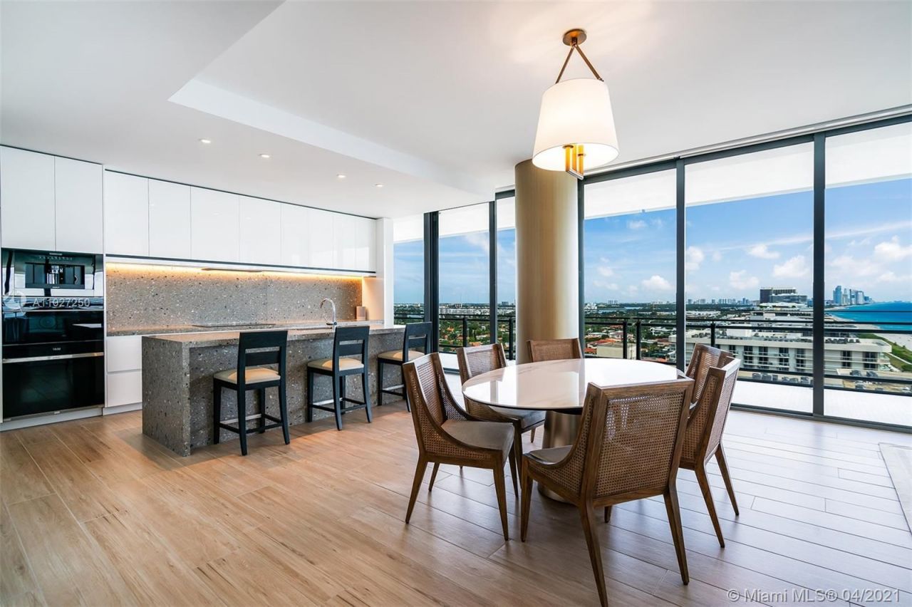 Квартира в Майами, США, 300 м2 фото 5