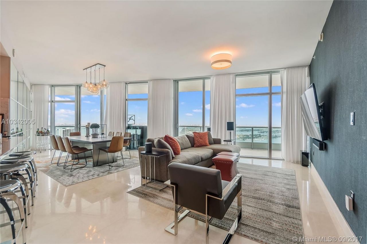 Квартира в Майами, США, 200 м2 фото 2