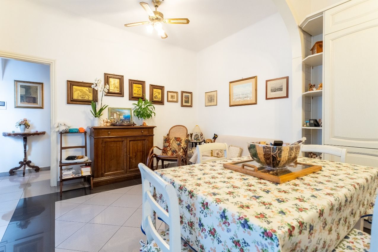 Апартаменты у озера Комо, Италия, 140 м2 фото 2