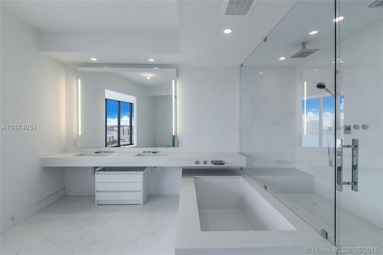 Квартира в Майами, США, 300 м2 фото 5