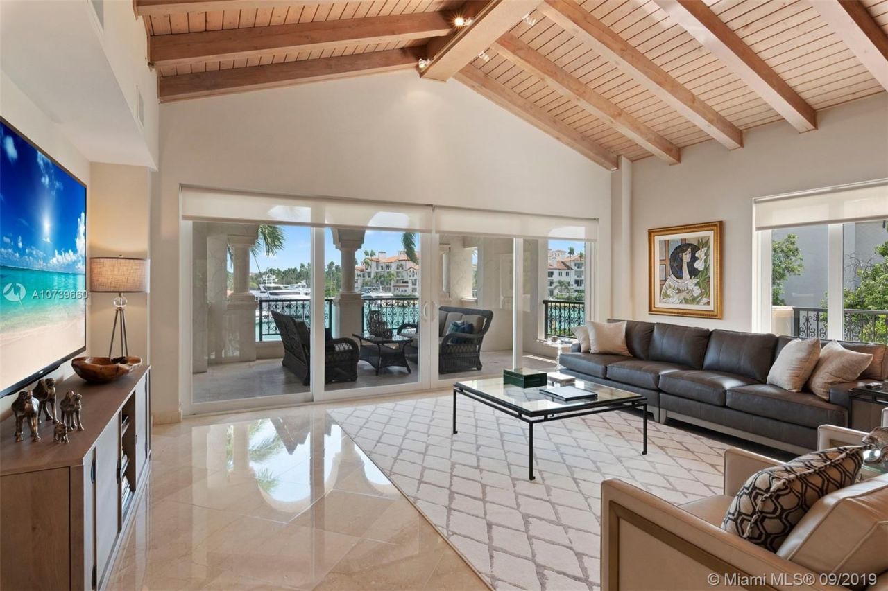 Квартира в Майами, США, 260 м2 фото 2