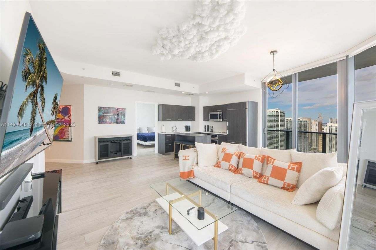 Квартира в Майами, США, 140 м2 фото 2
