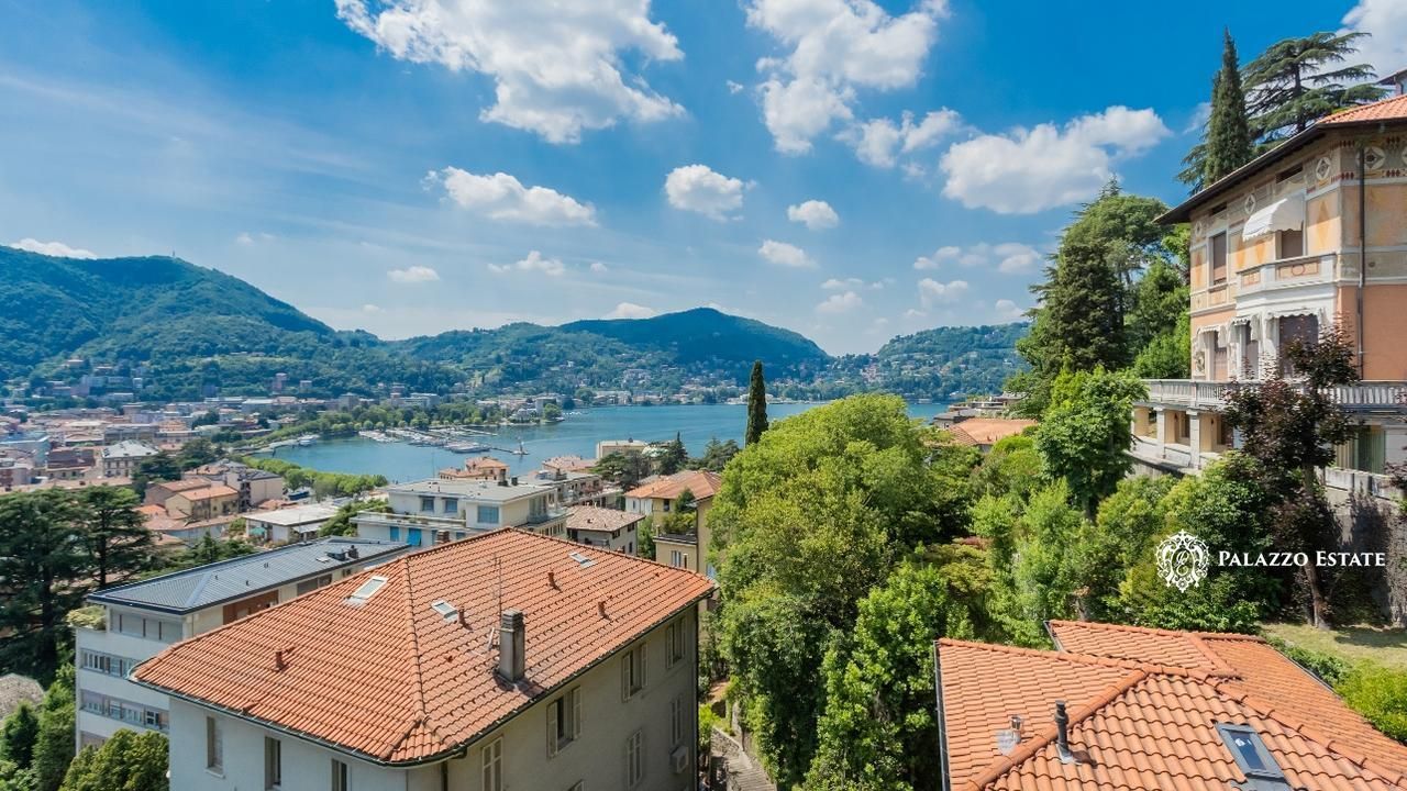 Апартаменты у озера Комо, Италия, 282 м2 фото 2