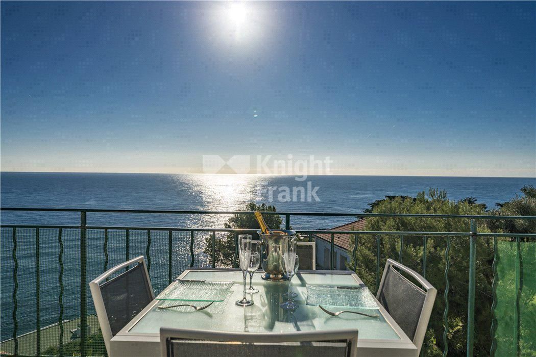 Апартаменты в Рокбрюн-Кап-Мартен, Франция, 80 м2 фото 2