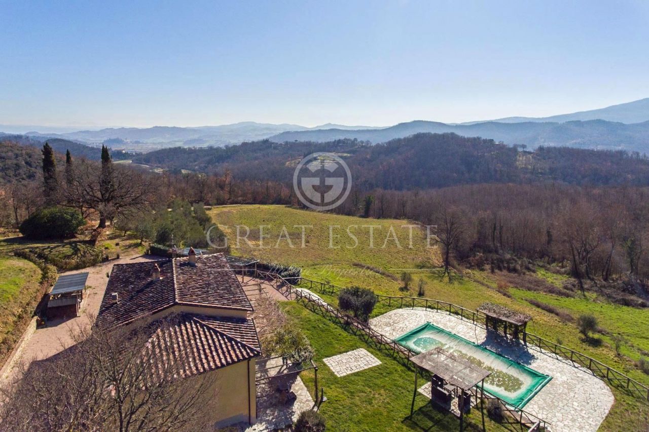 Дом в Ареццо, Италия, 325 м2 фото 3