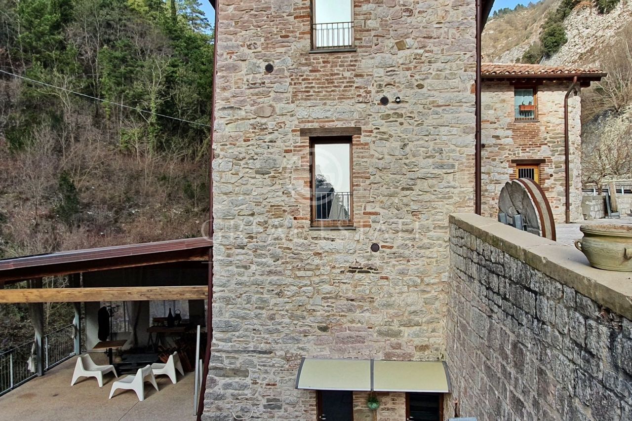 Дом в Губбио, Италия, 510.75 м2 фото 4