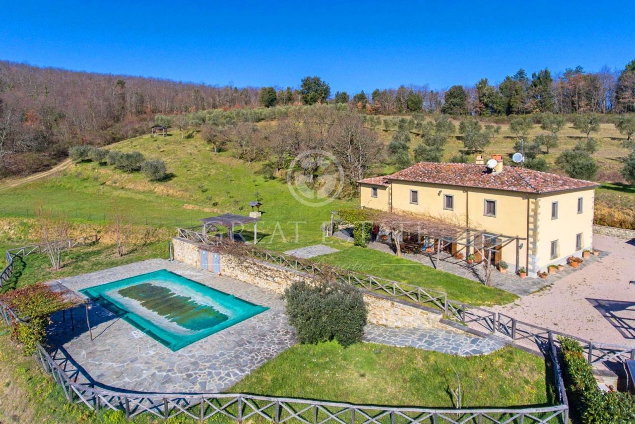 Дом в Ареццо, Италия, 325 м2 фото 2