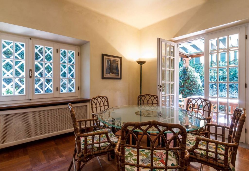 Вилла в Форте деи Марми, Италия, 300 м2 фото 5