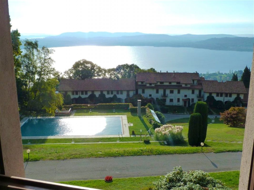 Квартира у озера Маджоре, Италия, 125 м2 фото 1
