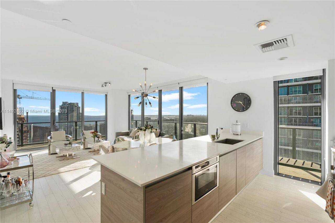 Квартира в Майами, США, 110 м2 фото 2