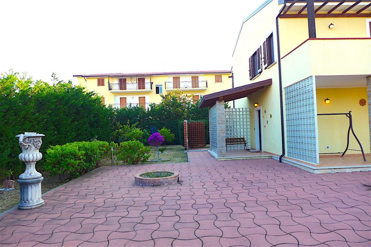Вилла в Скалее, Италия, 230 м2 фото 2