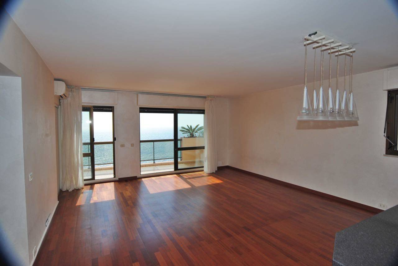 Апартаменты в Рокбрюн-Кап-Мартен, Франция, 125 м2 фото 3