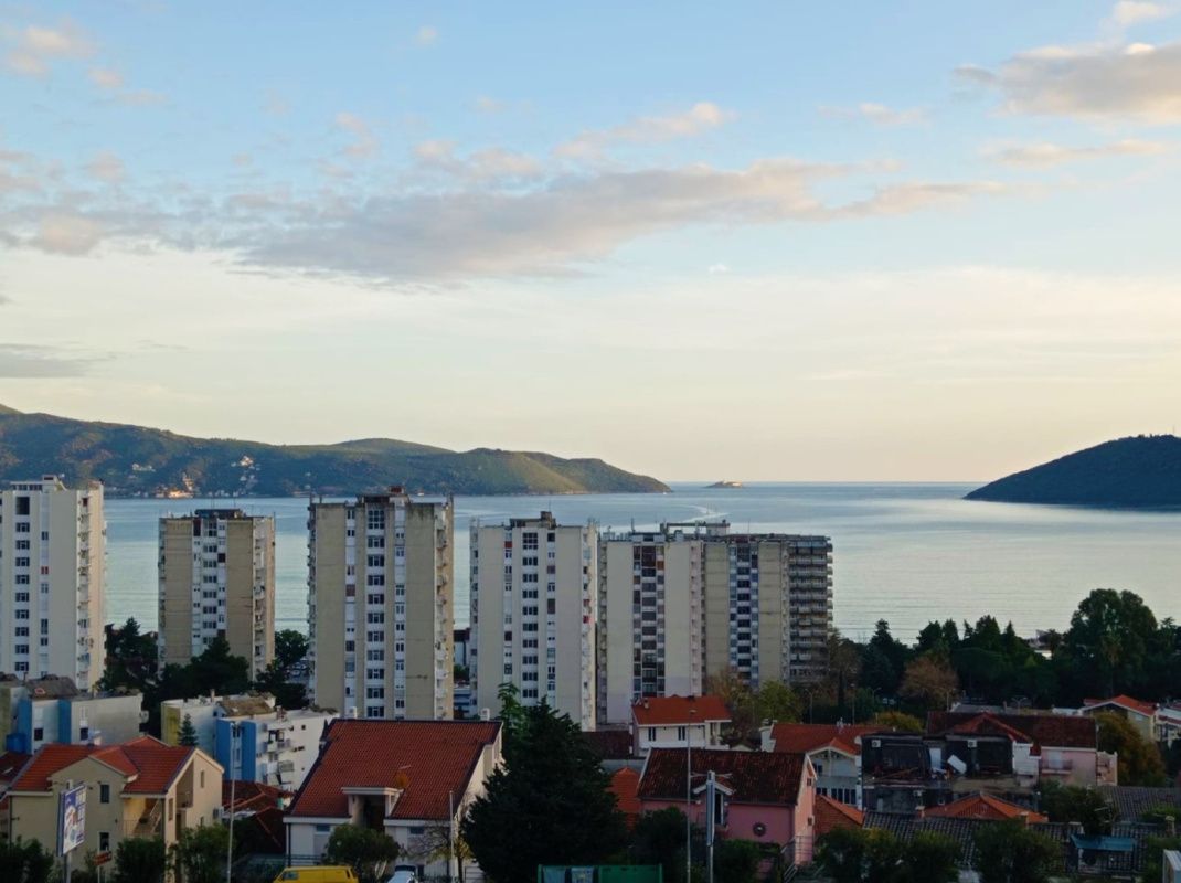 Дом в Херцег-Нови, Черногория, 384 м2 фото 2