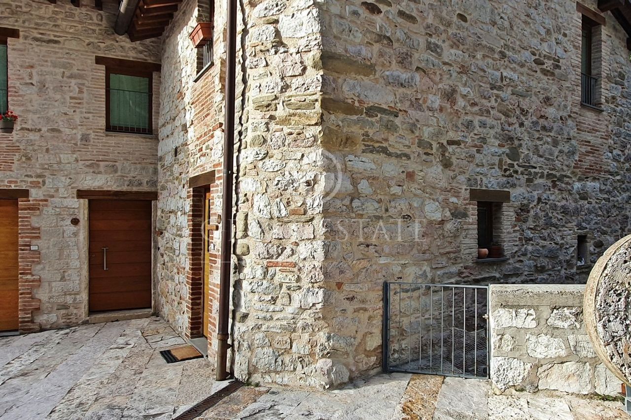 Дом в Губбио, Италия, 510.75 м2 фото 3