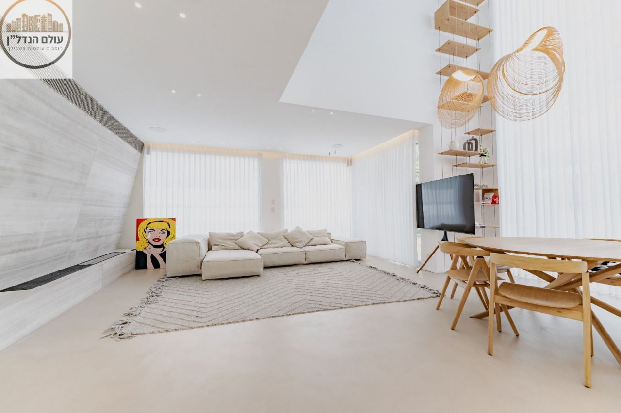 Коттедж в Холоне, Израиль, 360 м2 фото 1