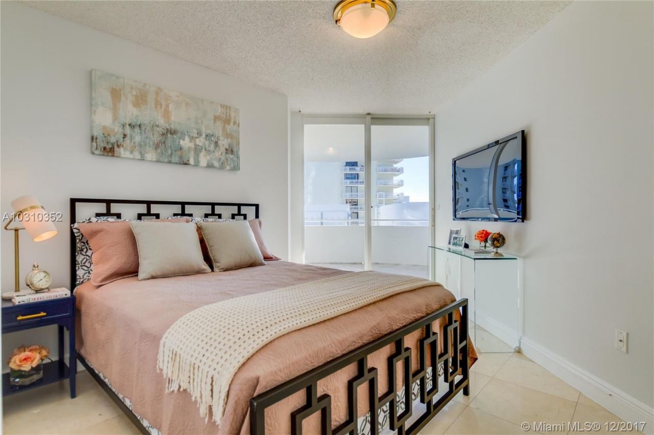 Квартира в Майами, США, 130 м2 фото 2