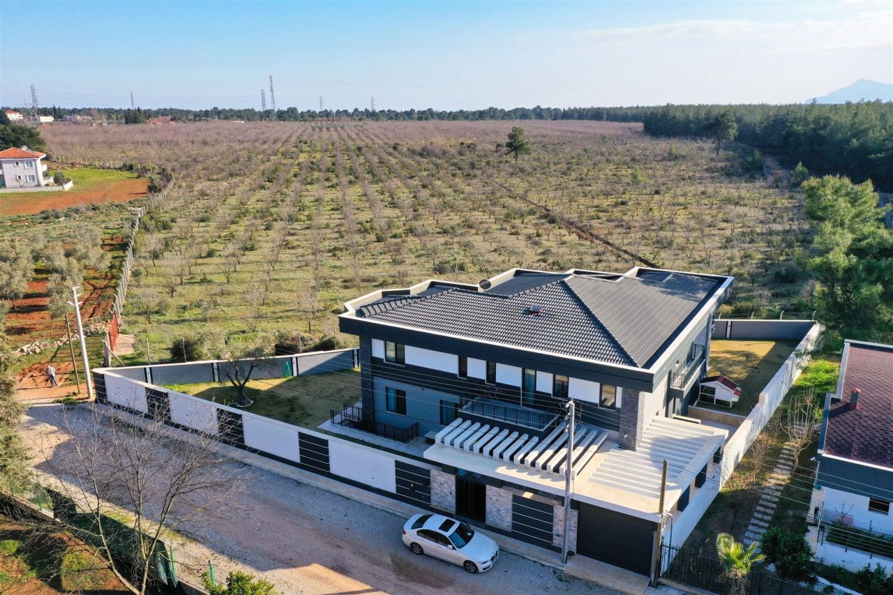 Вилла в Анталии, Турция, 650 м2 фото 2