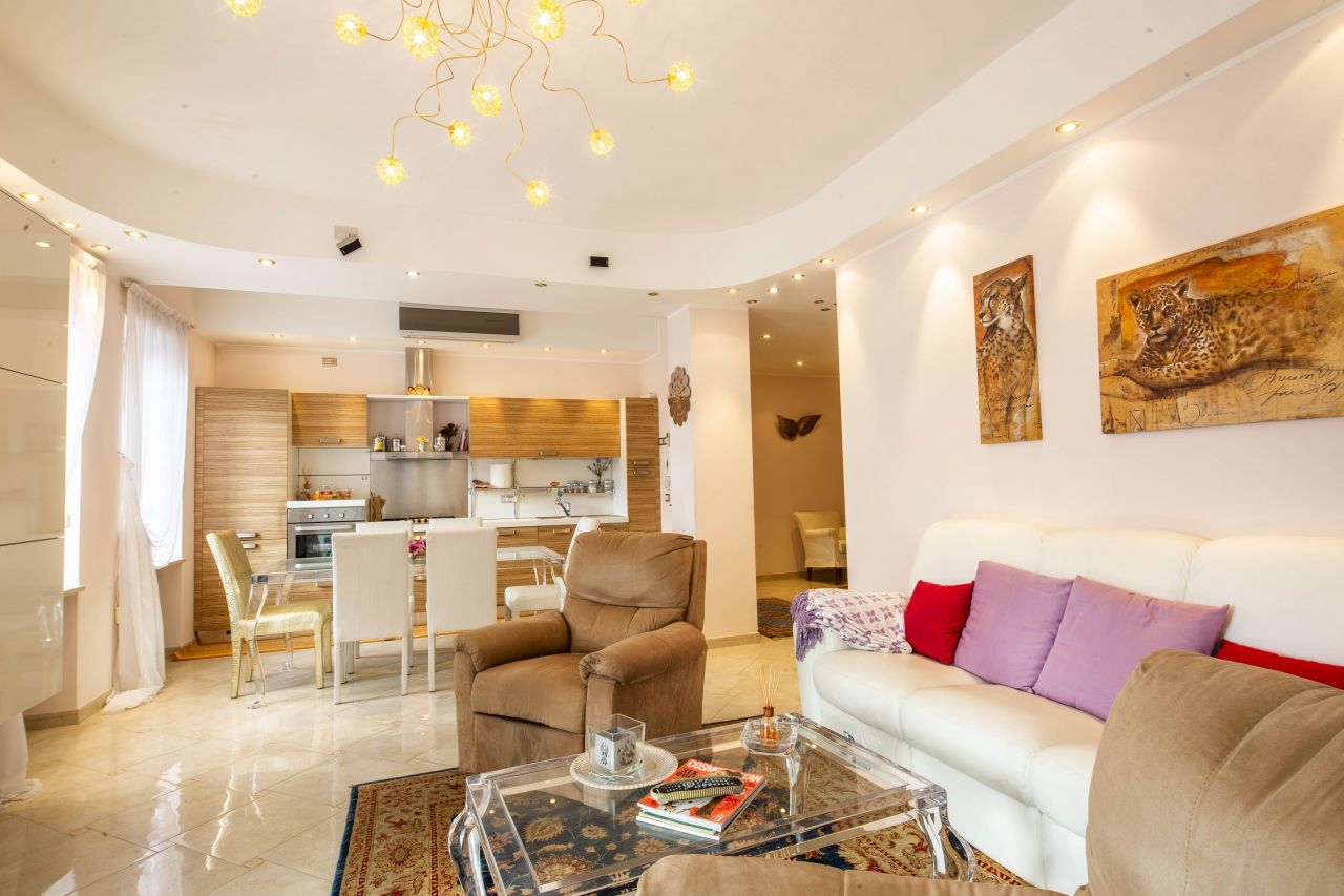 Квартира в Алассио, Италия, 111 м2 фото 2