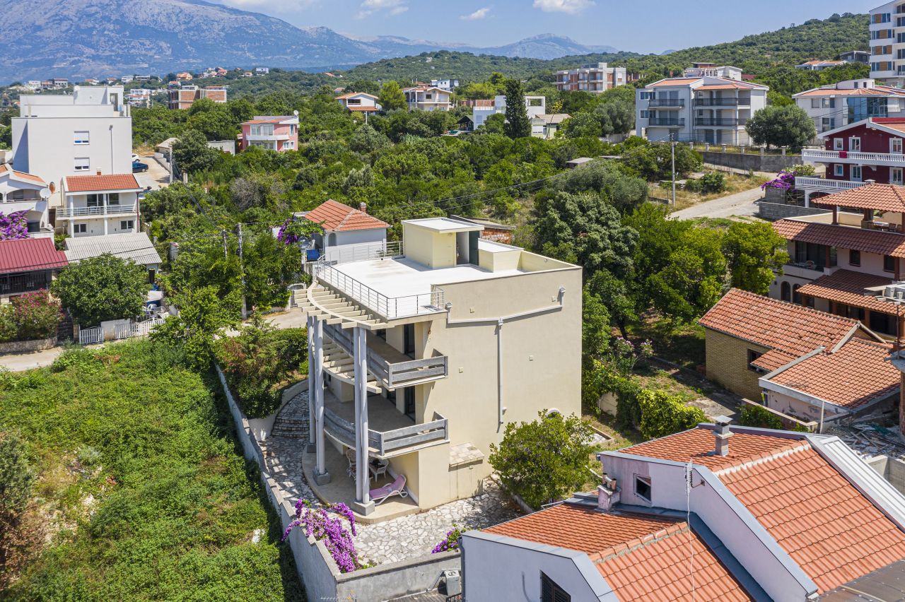 Вилла в Видиковаце, Черногория, 410 м2 фото 4