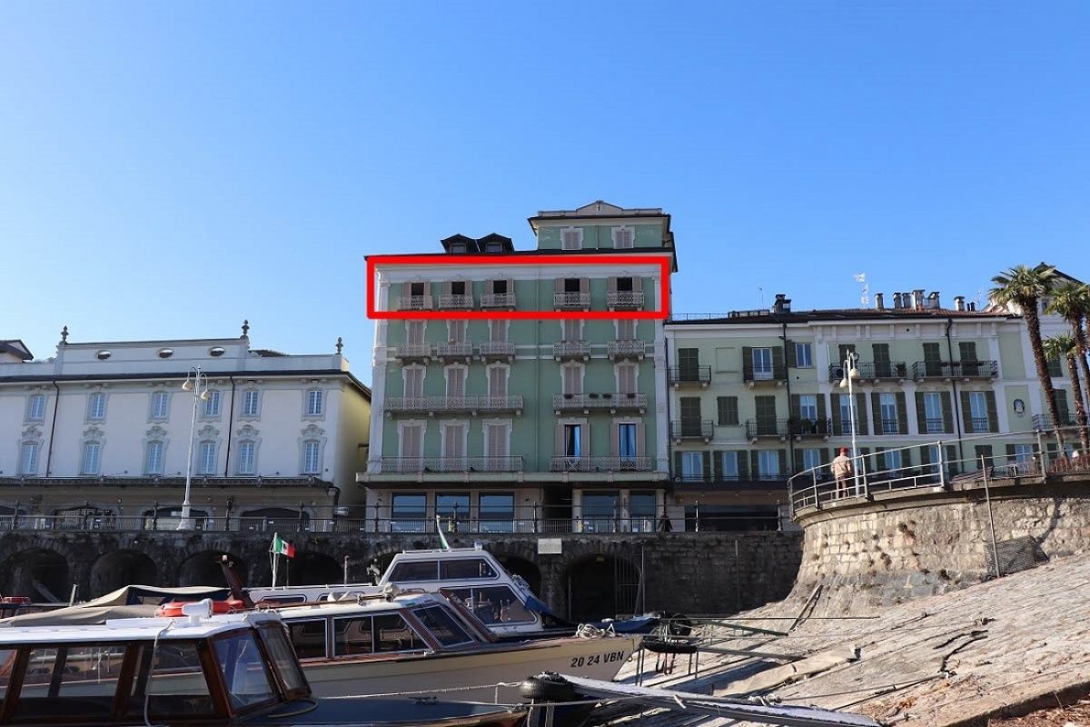 Квартира у озера Маджоре, Италия, 240 м2 фото 1