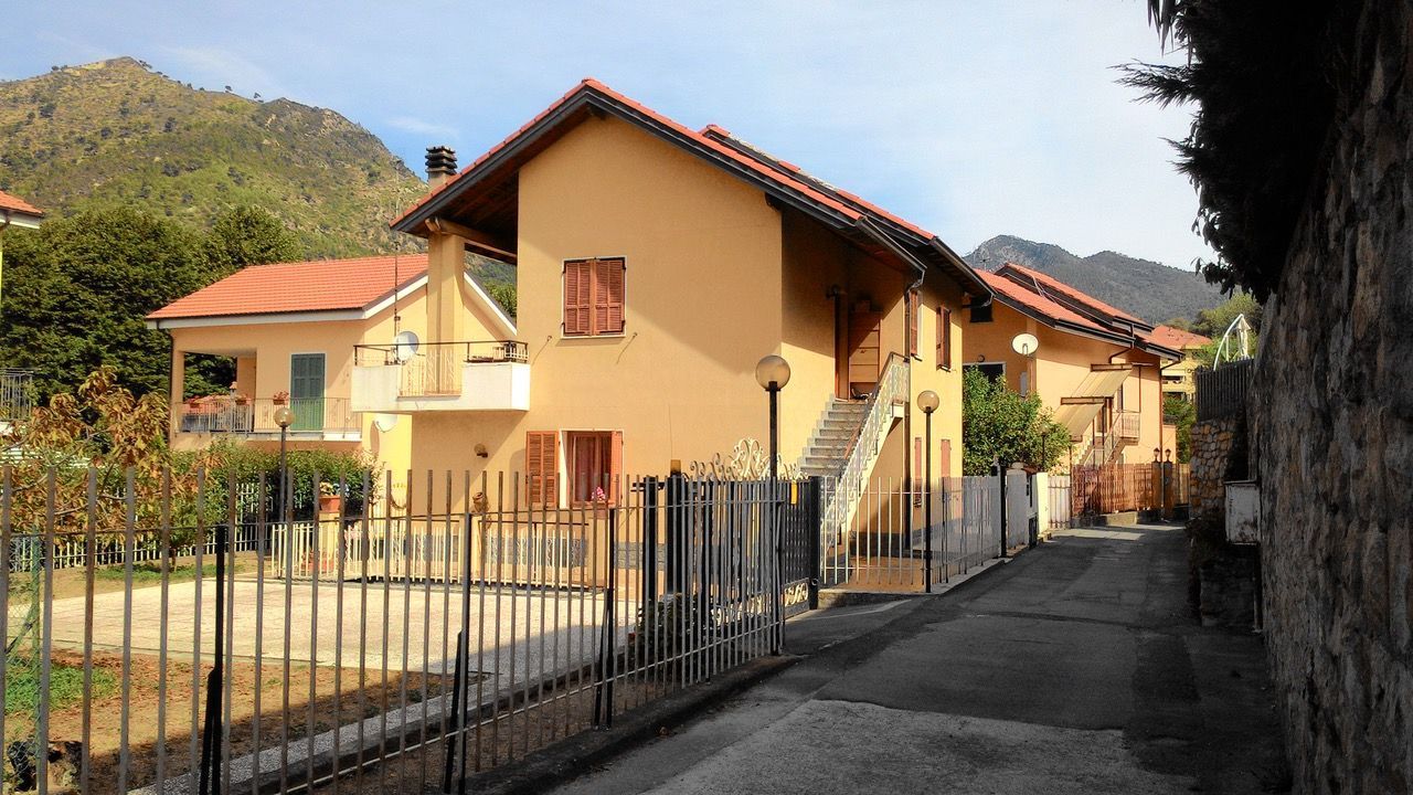 Дом в Вентимилье, Италия, 300 м2 фото 1
