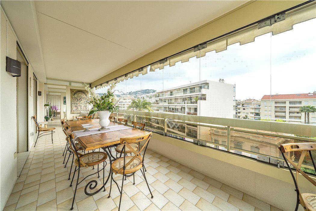 Апартаменты в Каннах, Франция, 109 м2 фото 2