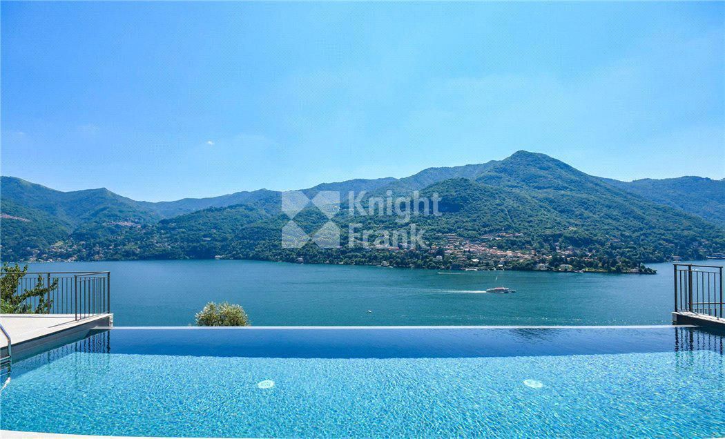 Апартаменты в Комо, Италия, 152 м2 фото 2
