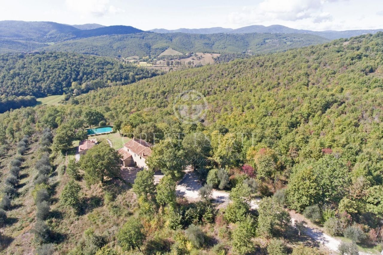 Дом в Умбертиде, Италия, 411 м2 фото 2