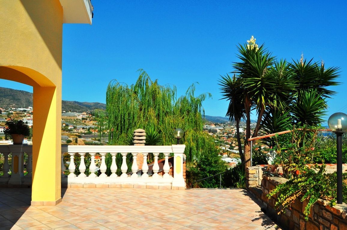 Вилла в Сан-Ремо, Италия, 258 м2 фото 3