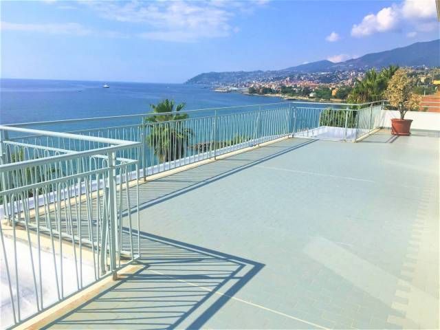 Пентхаус в Сан-Ремо, Италия, 100 м2 фото 2