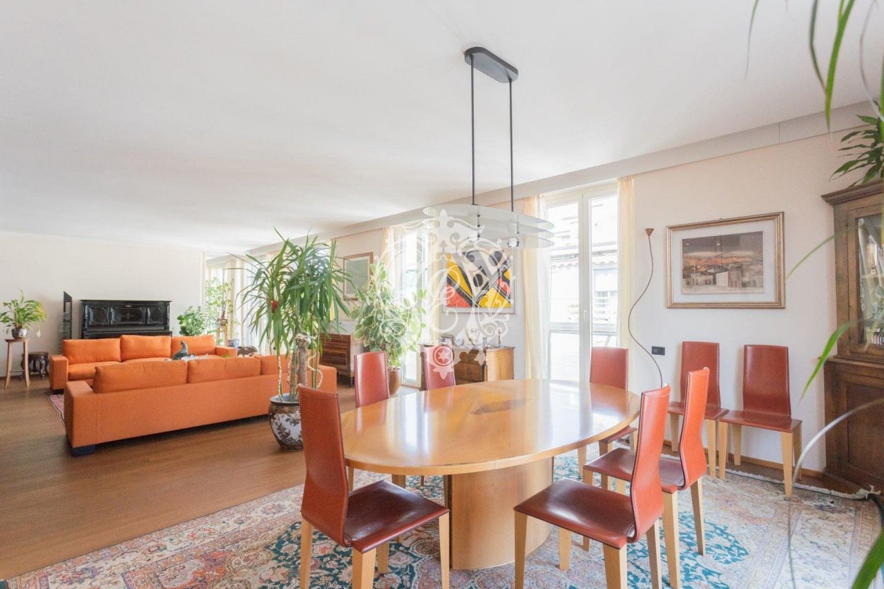 Пентхаус в Комо, Италия, 280 м2 фото 2