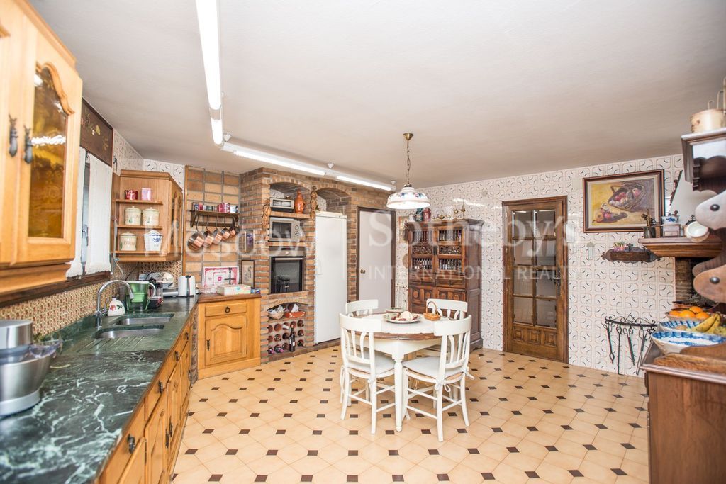 Коттедж в Эскальдесе, Андорра, 1 500 м2 фото 3